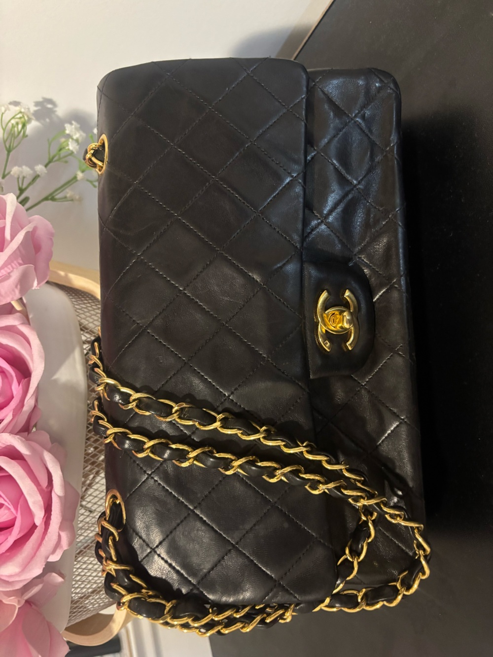 CHANEL Black Quilted Shoulder Bag with Gold Chain